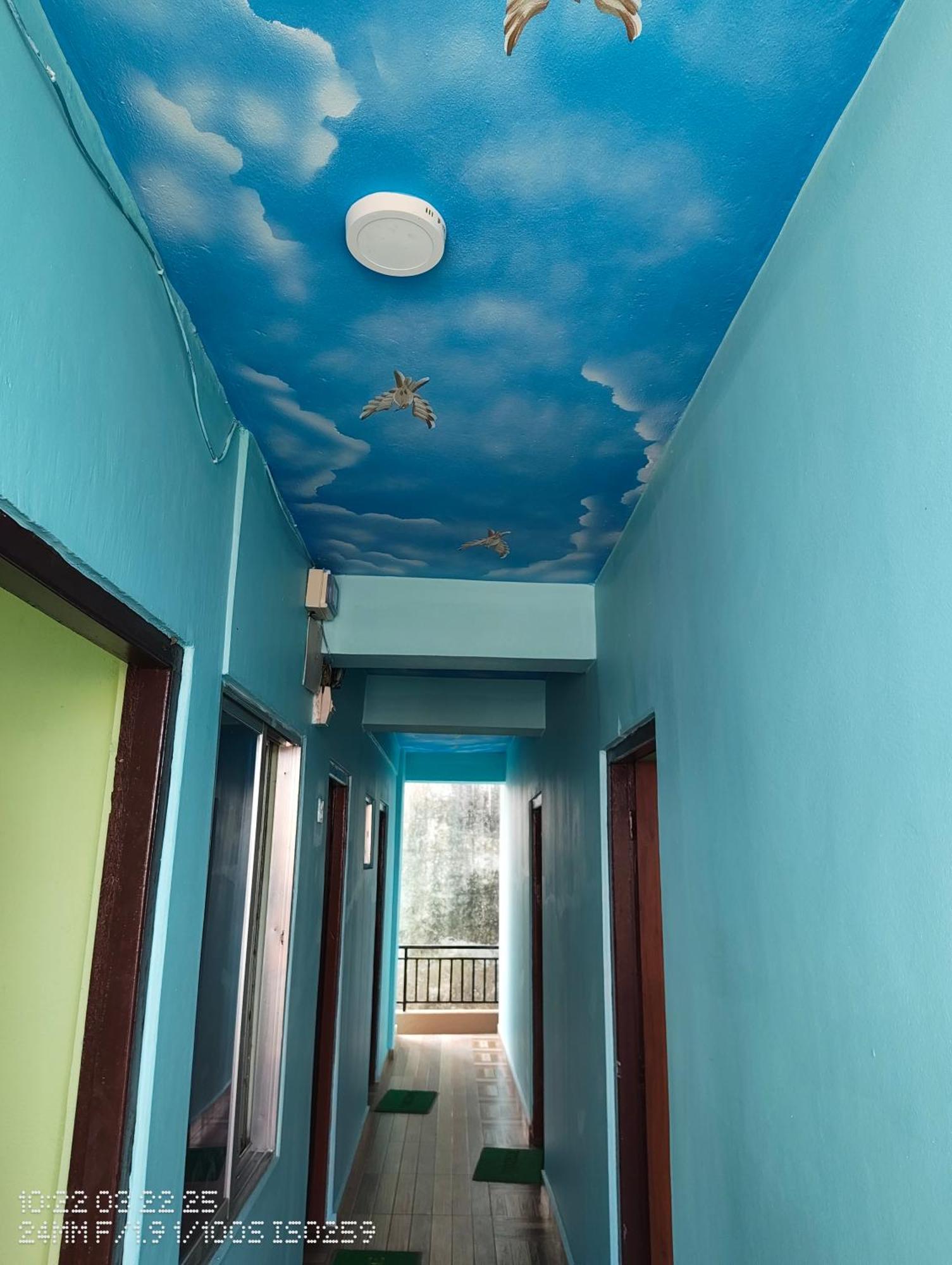 Harry Guest House & Restaurant Pokhara Exterior foto